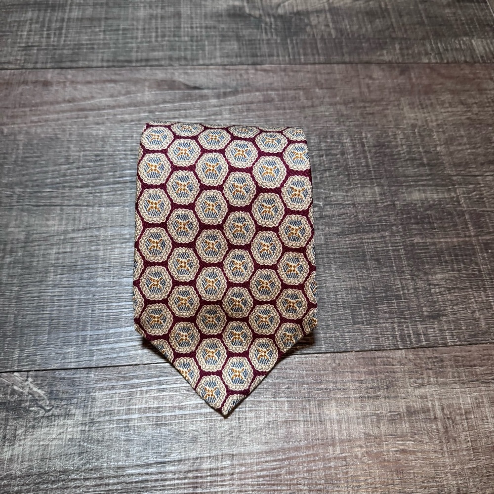 Burberry Hexagonal Pattern Tie in Burgundy and Gold